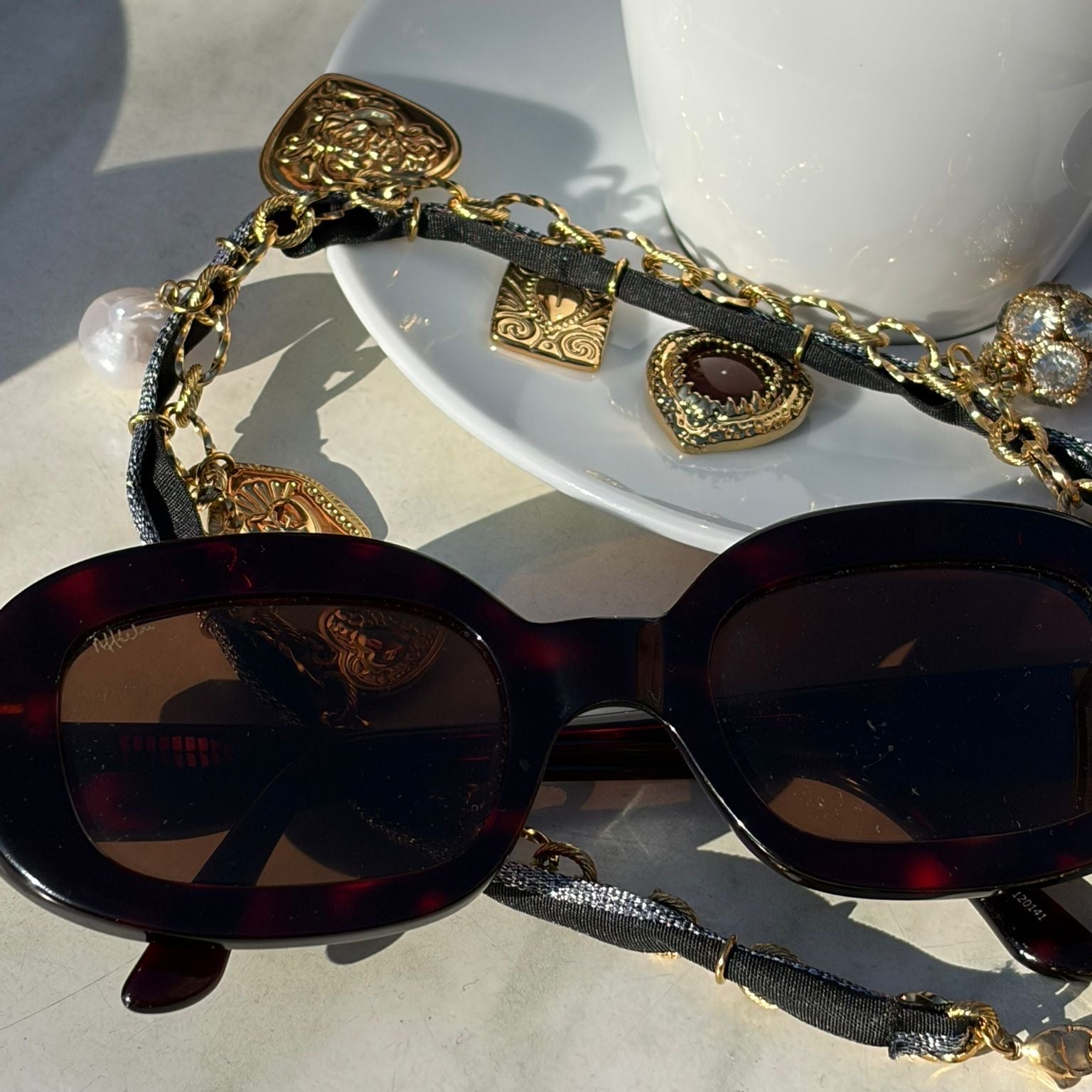 collier gothic à breloques