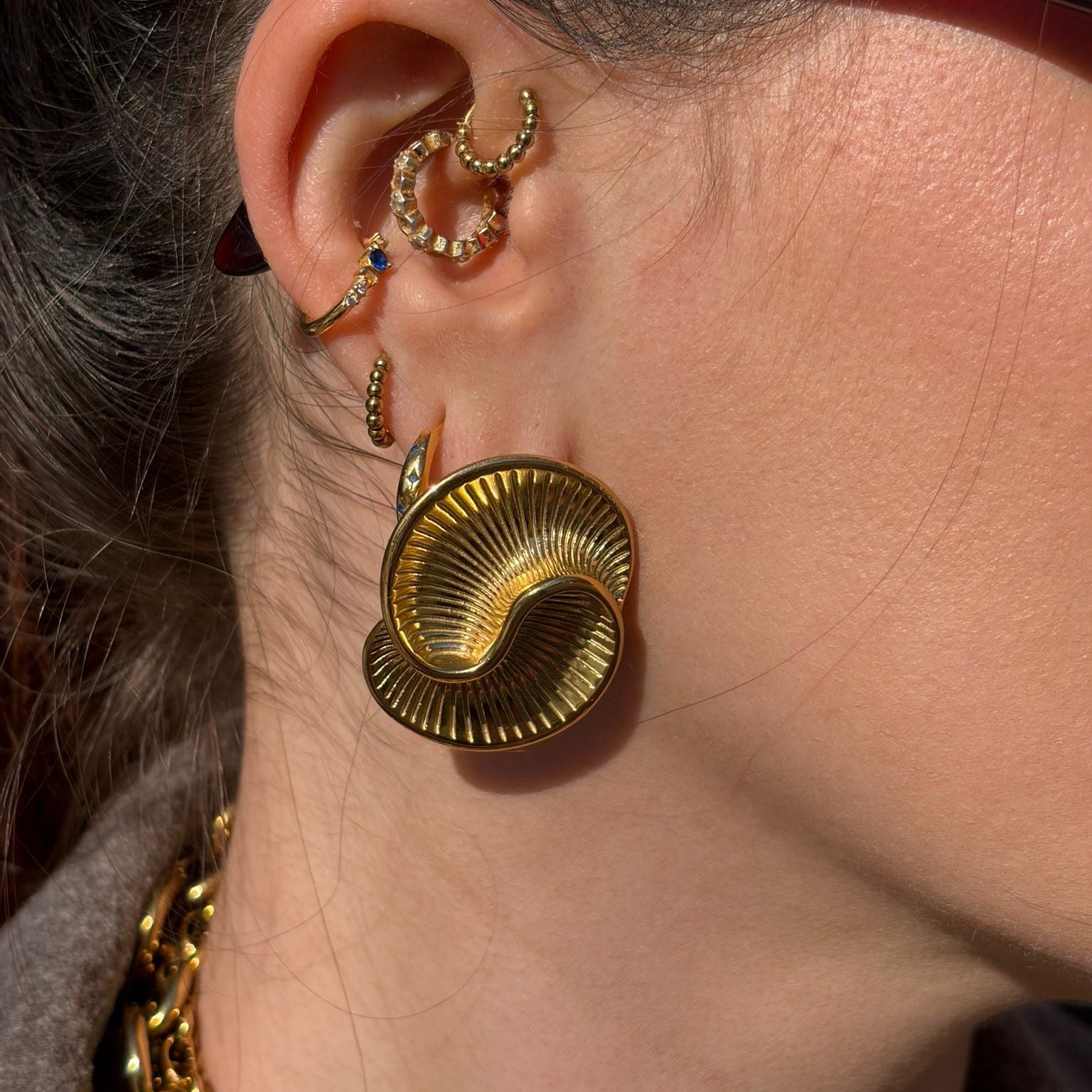 tres grosses boucles d'oreilles en double gouttes